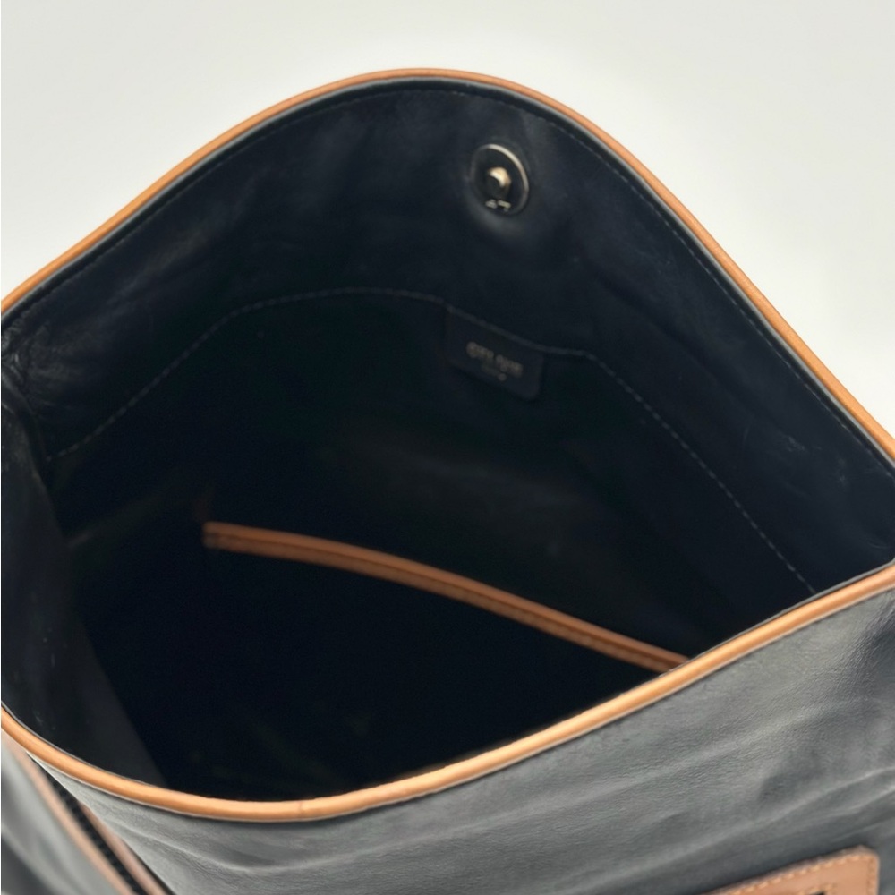 Celine Black and Tan Leather Clutch - Picture 9 of 16